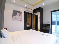 House for rent Jomtien showing the second bedroom with wardrobes 