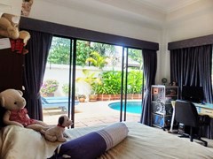 House for rent Jomtien showing the second bedroom with office area 