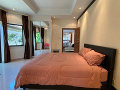 House rent Jomtien Park Villas Pattaya showing the second bedroom suite 