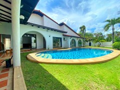 House for rent Mabprachan Pattaya showing the covered terrace and pool 