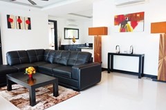 House for rent East Pattaya showing the living and dining areas 