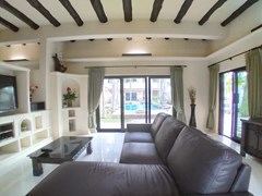 House for rent Mabprachan Pattaya showing the living room pool view 