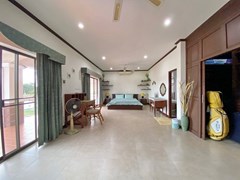 House for rent Mabprachan Pattaya showing the master bedroom and balcony 