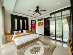 House for rent East Pattaya showing the master bedroom suite 