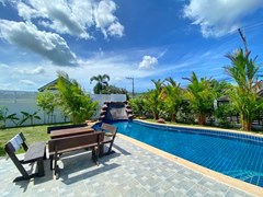House for rent Mabprachan Pattaya showing the pool side terrace 