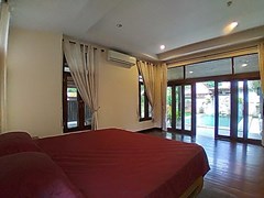 House for rent Mabprachan Pattaya showing the second bedroom pool view 