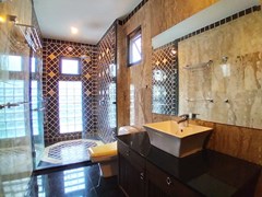House for rent Mabprachan Pattaya showing the third bathroom 