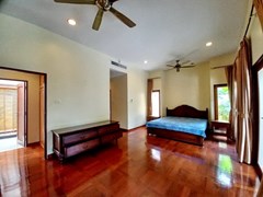 House for rent Na Jomtien showing the second bedroom suite 