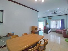 House for Rent East Pattaya showing the dining area 