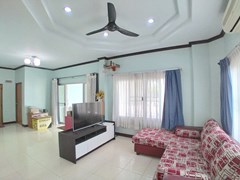 House for Rent East Pattaya showing the living area 