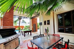 House for rent East Jomtien showing the BBQ area