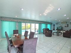 House for rent Pattaya Pong showing the dining and living areas 