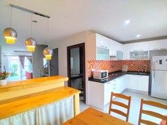 House for rent Pattaya showing the dining and kitchen areas 