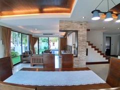 House for rent Pattaya showing the dining area 