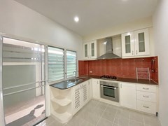 House for rent Pattaya showing the kitchen