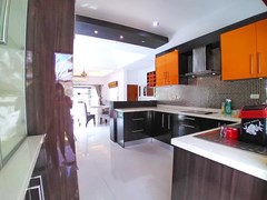 House for rent Pattaya showing the large kitchen 