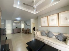 House for rent Pattaya showing the living and dining areas 