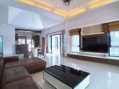 House for sale Pattaya showing the living, dining and kitchen areas 