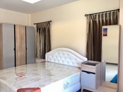 House For Rent Pattaya showing the master bedroom suite