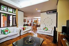 House for rent East Jomtien showing the open plan living concept