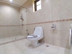 House for rent Pratumnak Hill showing the master bedroom suite 