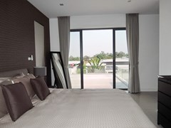 House for rent Amaya Hill Pattaya showing the master bedroom and terrace