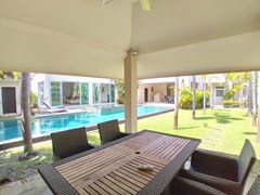 House for rent at The Vineyard Pattaya showing the sala and garden 