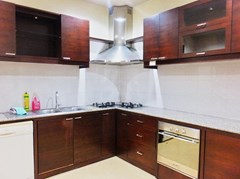 House for rent East Pattaya showing the kitchen