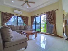 House for rent East Pattaya showing the first living area 