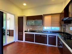 House for rent East Pattaya showing the kitchen area 