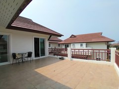 House for rent East Pattaya showing the large balcony 