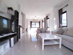 House for rent East Pattaya showing the living room 