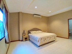 House for rent East Pattaya showing the master bedroom suite 