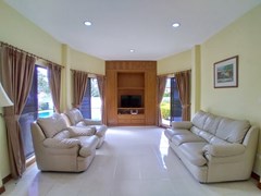 House for rent East Pattaya showing the second living area