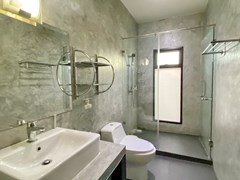 House for rent East Pattaya showing the third bathroom 