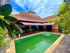 House for sale Bangsaray showing the pool and covered terrace 
