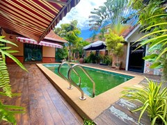 House for sale Bangsaray showing the private pool and garden 
