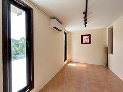 House for rent Central Pattaya showing the second additional room 