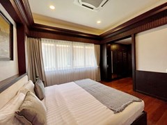 House for rent Central Pattaya showing the second bedroom and wardrobes 