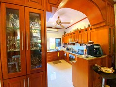 House for sale East Pattaya showing the kitchen archway