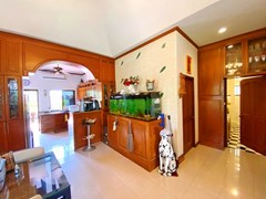 House for sale East Pattaya showing the built-in-cabinet and third bathroom 