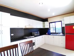 House for Sale East Pattaya showing the dining and kitchen areas 