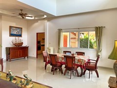 House for sale East Pattaya showing the dining and kitchen areas 