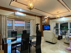 House for sale East Pattaya showing the dining and living areas 