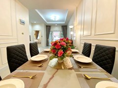 House for sale East Pattaya showing the dining area only 