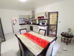 House for sale East Pattaya showing the dining, kitchen and second bathroom 