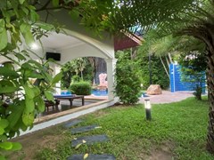 House for sale East Pattaya showing the terrace and garden 