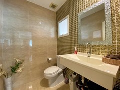 House for sale East Pattaya showing the guest bathroom