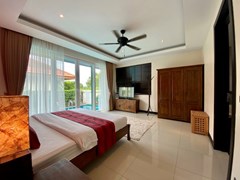 House for rent East Pattaya showing the master bedroom suite 