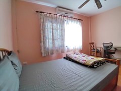 House for sale East Pattaya showing the second bedroom with office area 
